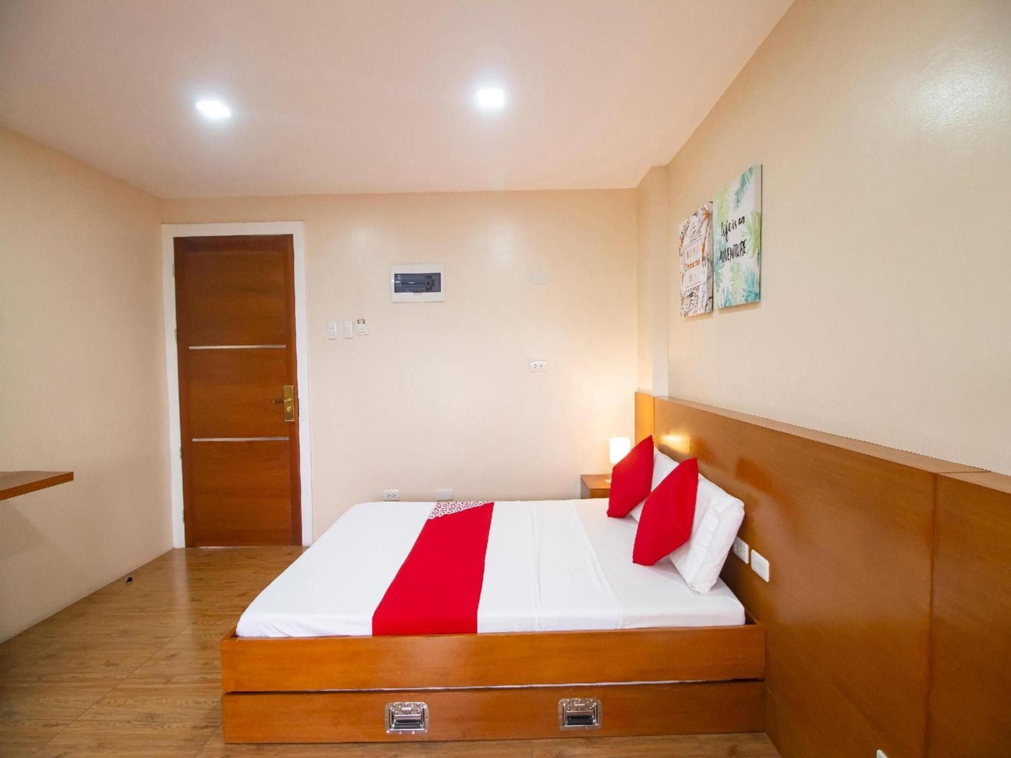 Super Oyo 832 The Teepee Place Hostel & Residence Inn Cebu Exterior photo