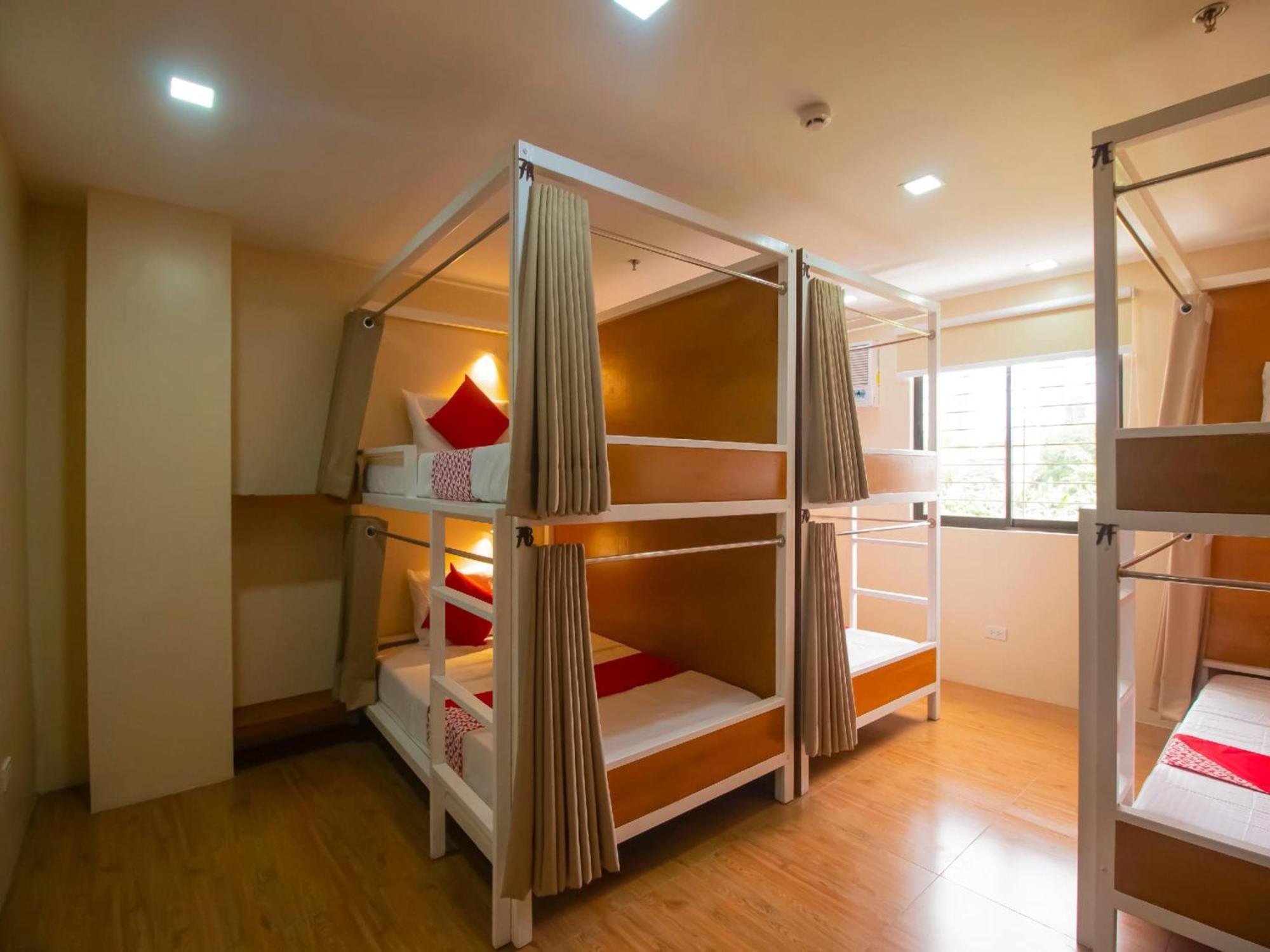 Super Oyo 832 The Teepee Place Hostel & Residence Inn Cebu Exterior photo