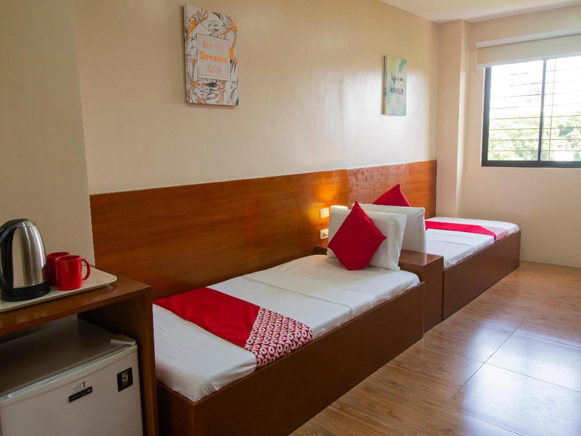 Super Oyo 832 The Teepee Place Hostel & Residence Inn Cebu Exterior photo