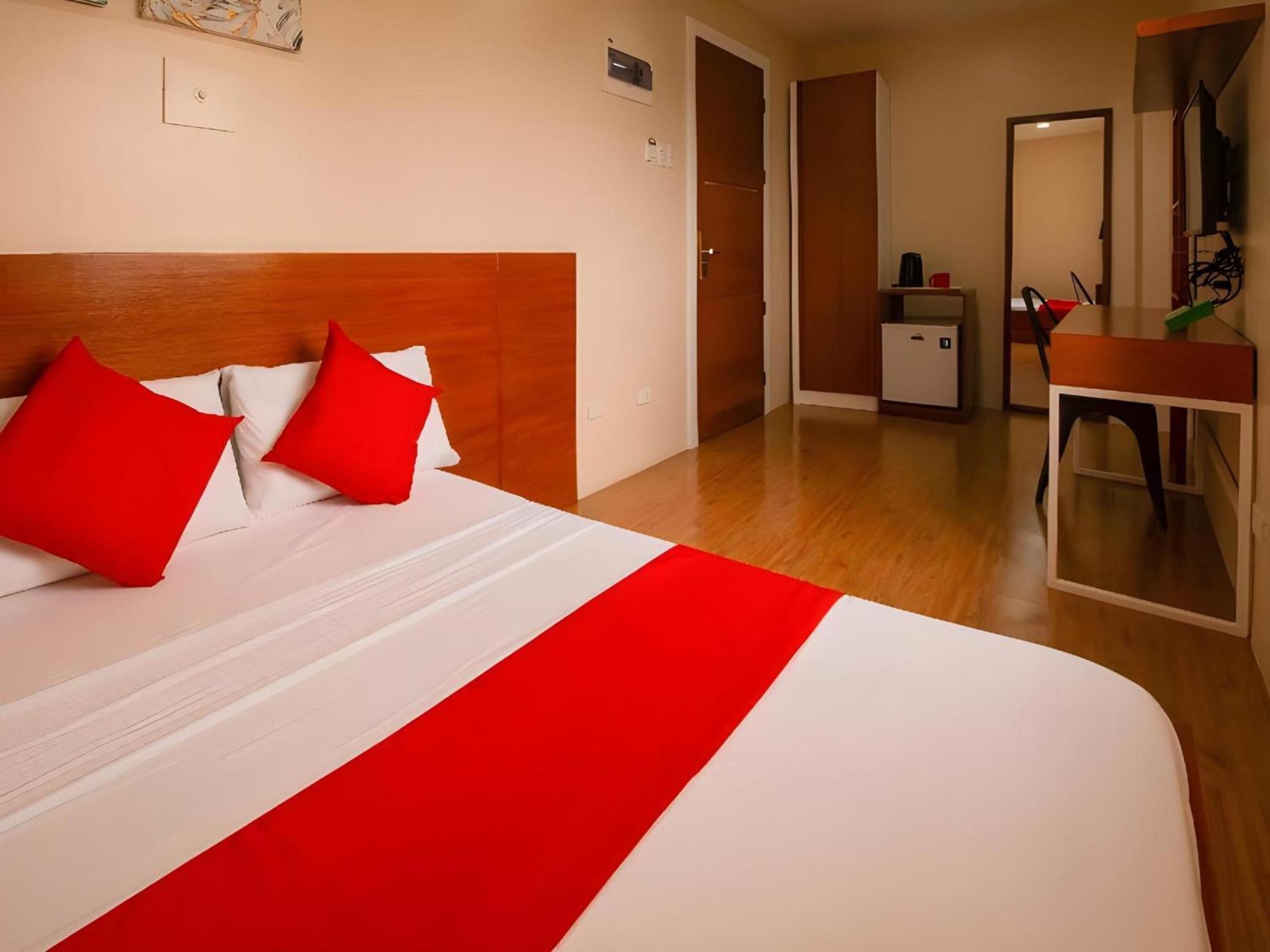 Super Oyo 832 The Teepee Place Hostel & Residence Inn Cebu Exterior photo